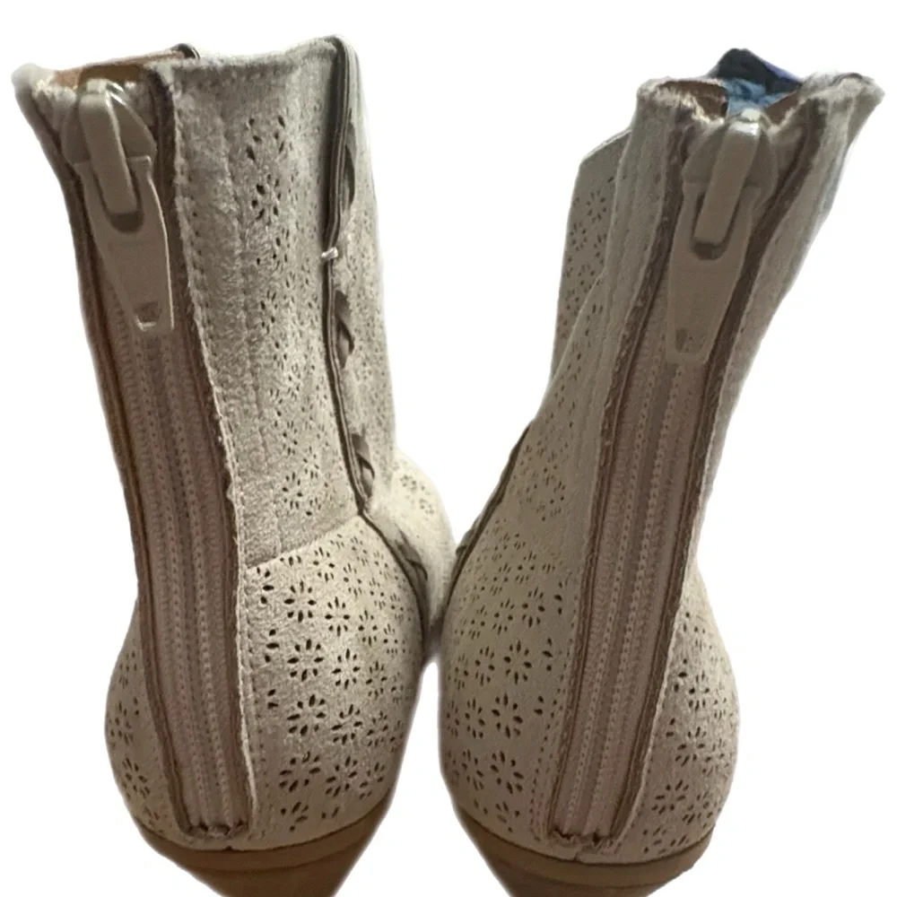 Cato Comfort Est Tan Ankle Boots with Perforated Design and Low Heel - Picture 5 of 9
